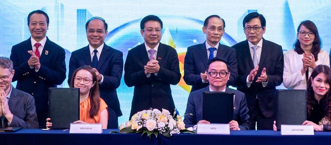 Lãnh đạo doanh nghiệp Việt Nam tại lễ khởi động chương trình CEO Việt Nam Kỷ nguyên mới
