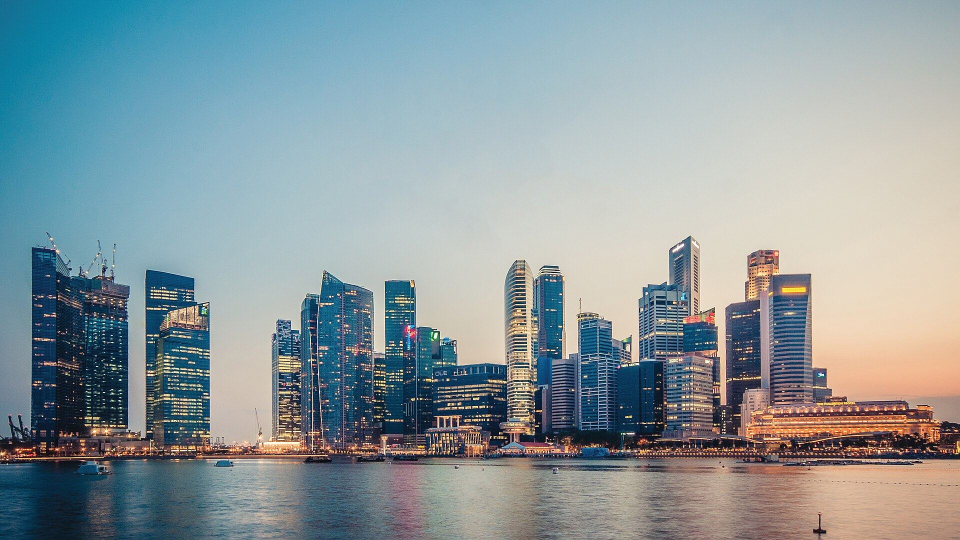 Khu trung tâm tài chính Singapore lúc hoàng hôn